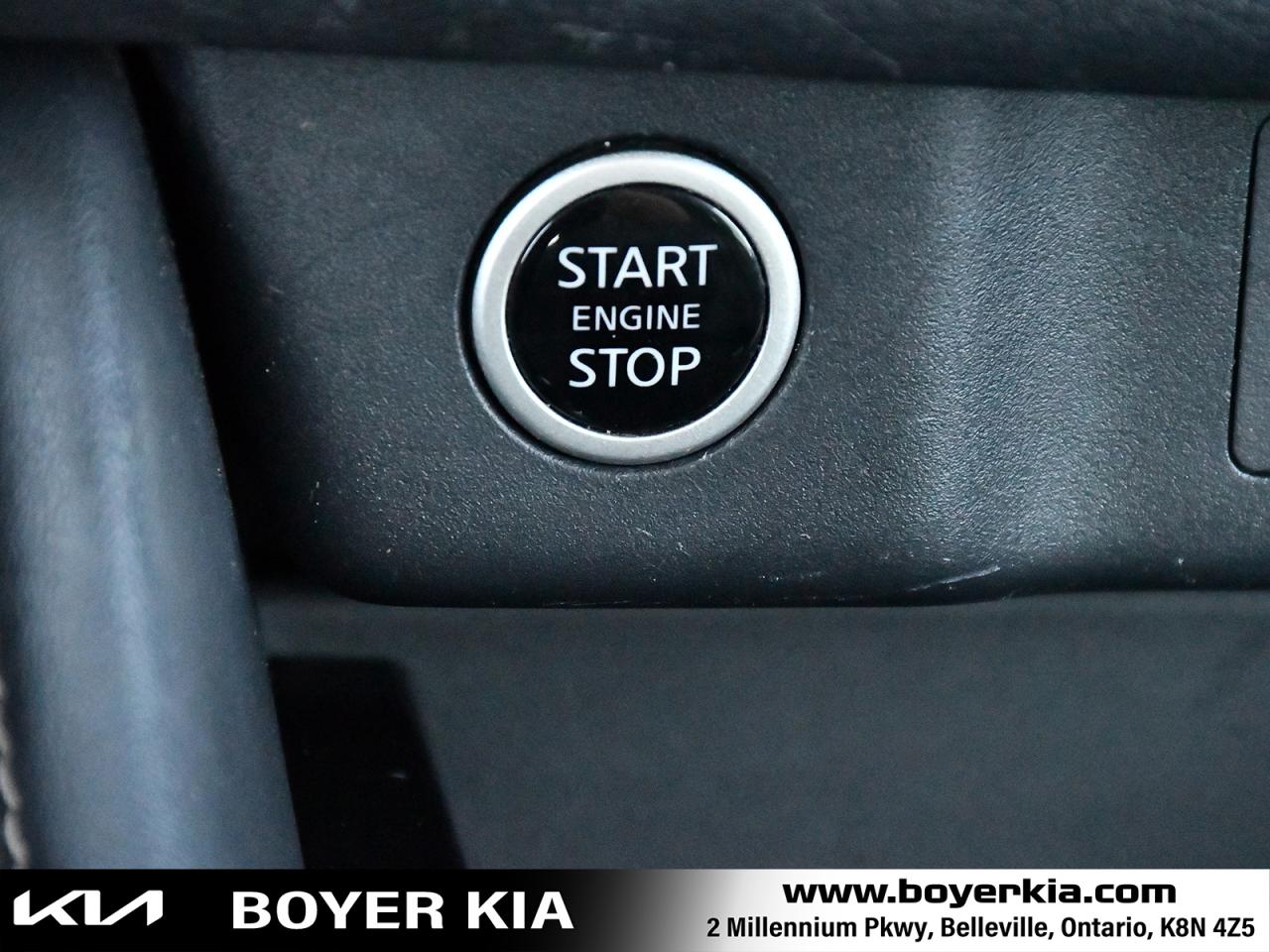 2023 Nissan Rogue SL NAVIGATION / LEATHER / SUNROOF Photo