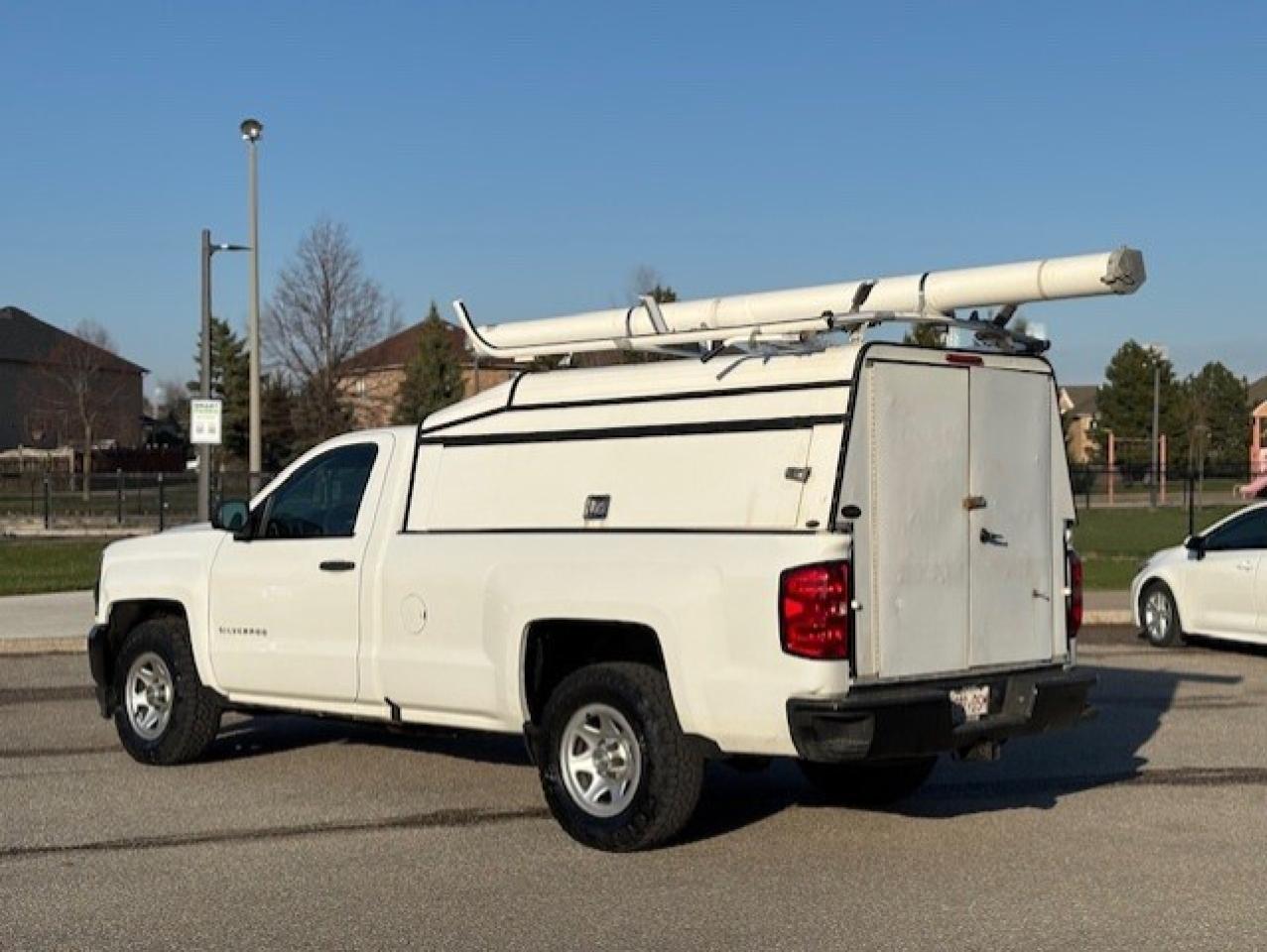 2018 Chevrolet Silverado 1500 V6 REGULAR CAB LONG BOX-CAP-LADDER RACKS-TOW PKG. Photo3
