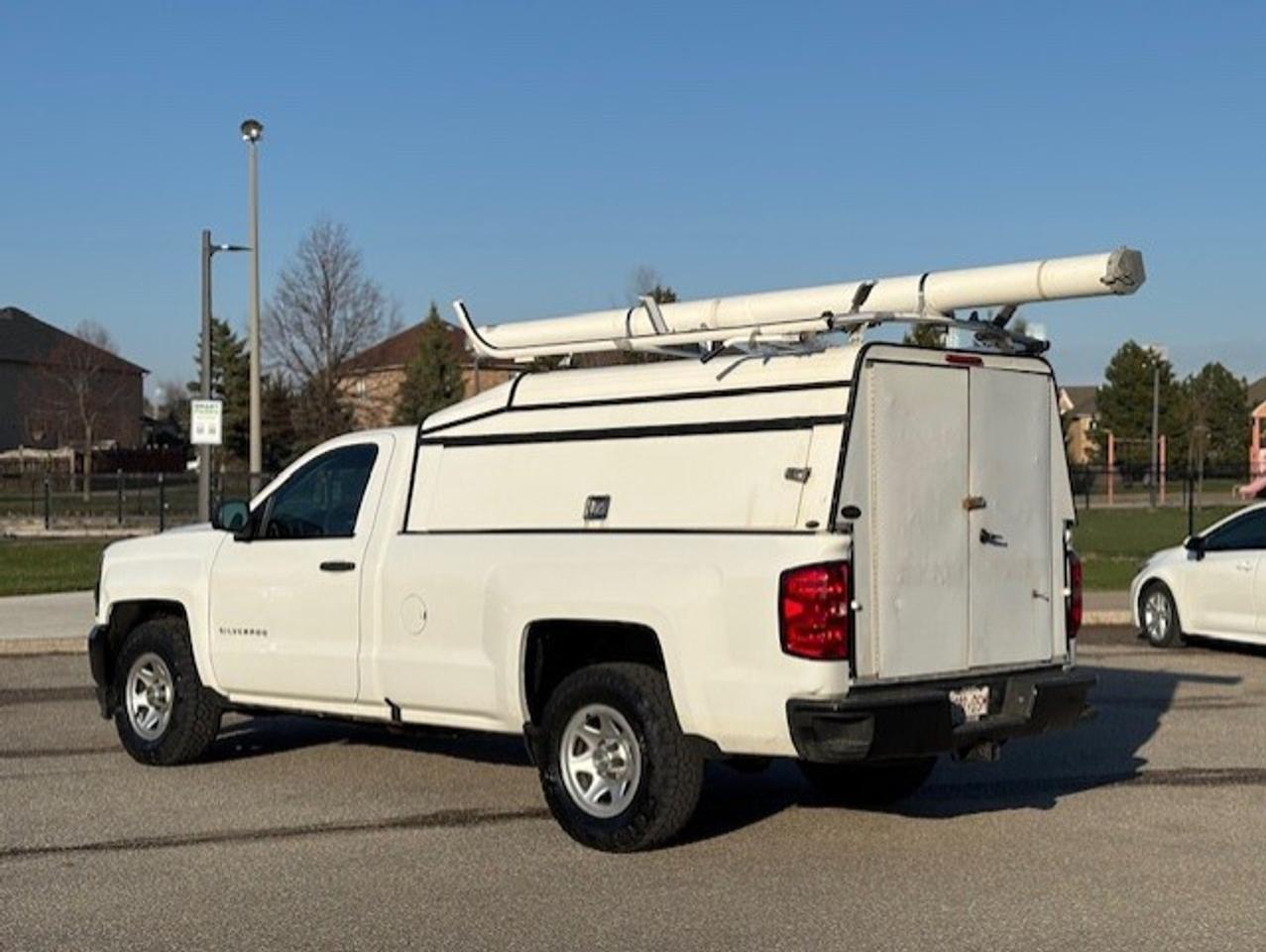 2018 Chevrolet Silverado 1500 V6 REGULAR CAB LONG BOX-CAP-LADDER RACKS-TOW PKG. Photo3