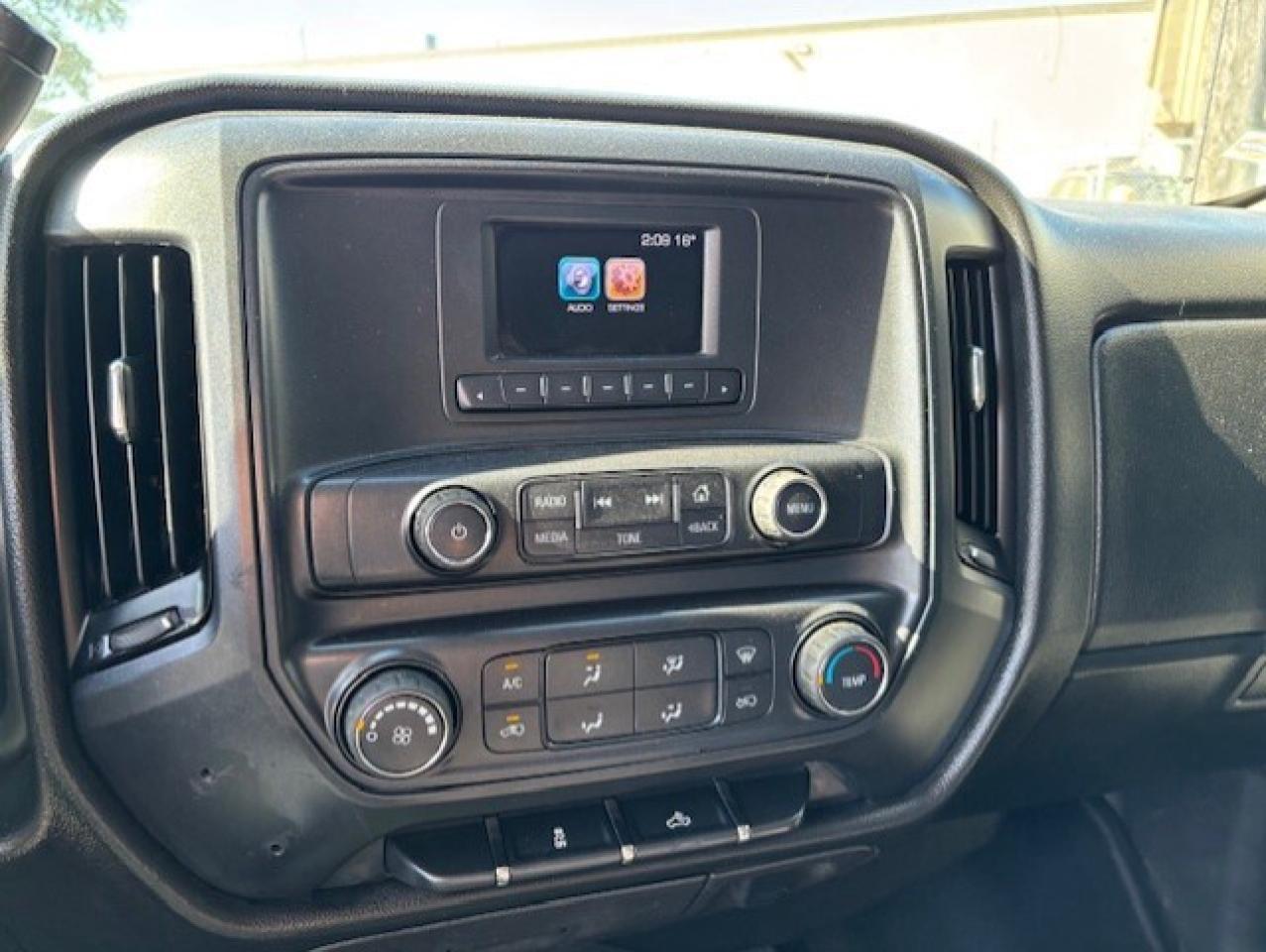 2017 Chevrolet Silverado 1500 4WD V8 5.3L-1 OWNER-ONLY 118KM-CREW CAB-CERTIFIED! Photo