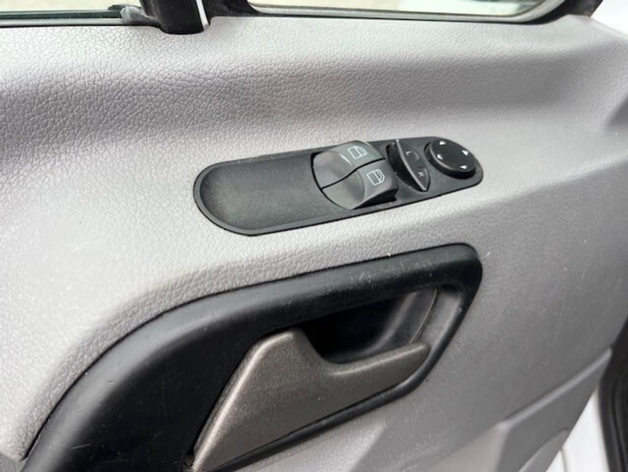 2014 Mercedes-Benz Sprinter 2500 144 LOW ROOF-RARE 3 PASSENGER-CAMERA-DIVIDER! Photo