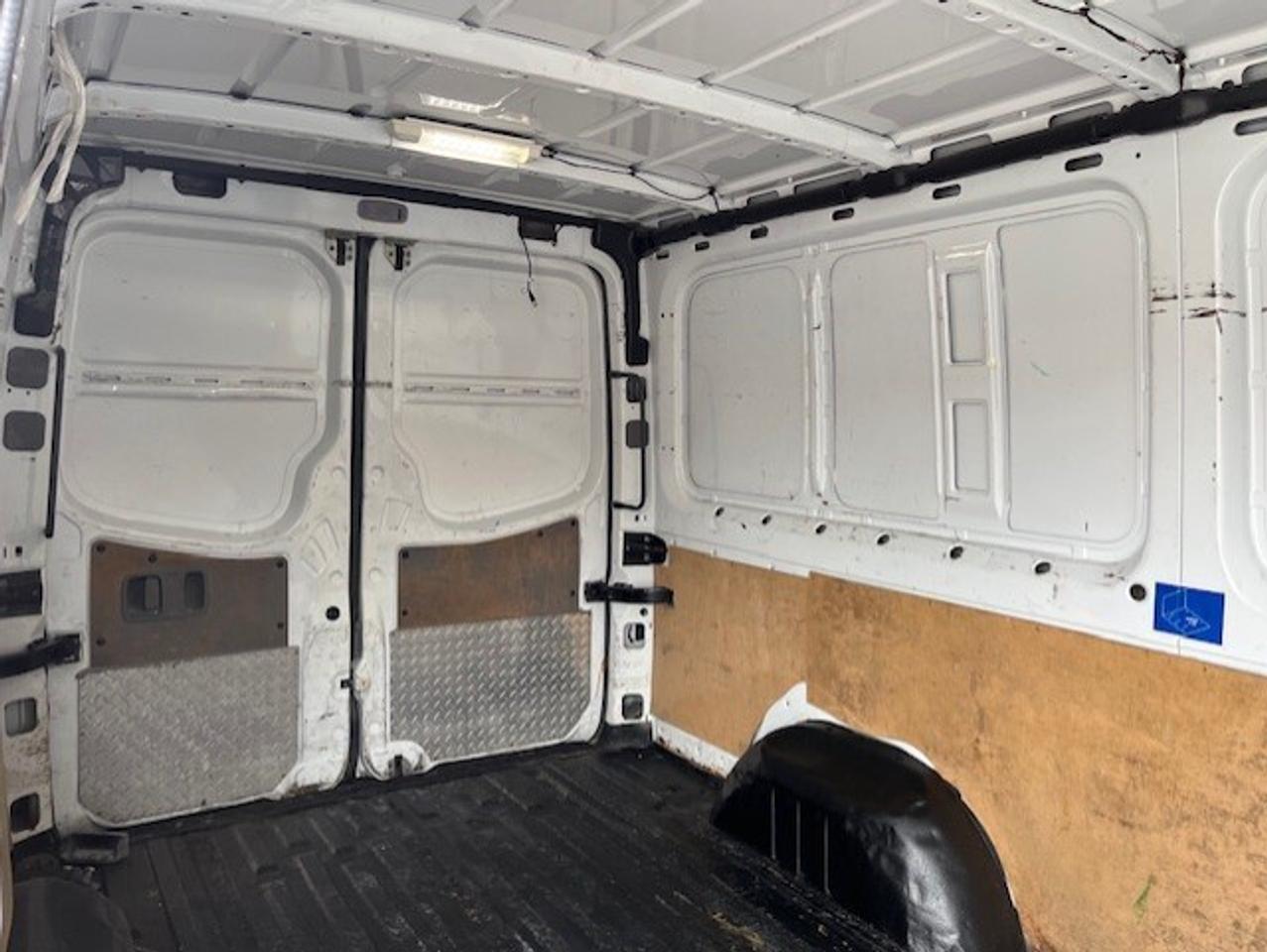 2014 Mercedes-Benz Sprinter 2500 144 LOW ROOF-RARE 3 PASSENGER-CAMERA-DIVIDER! Photo