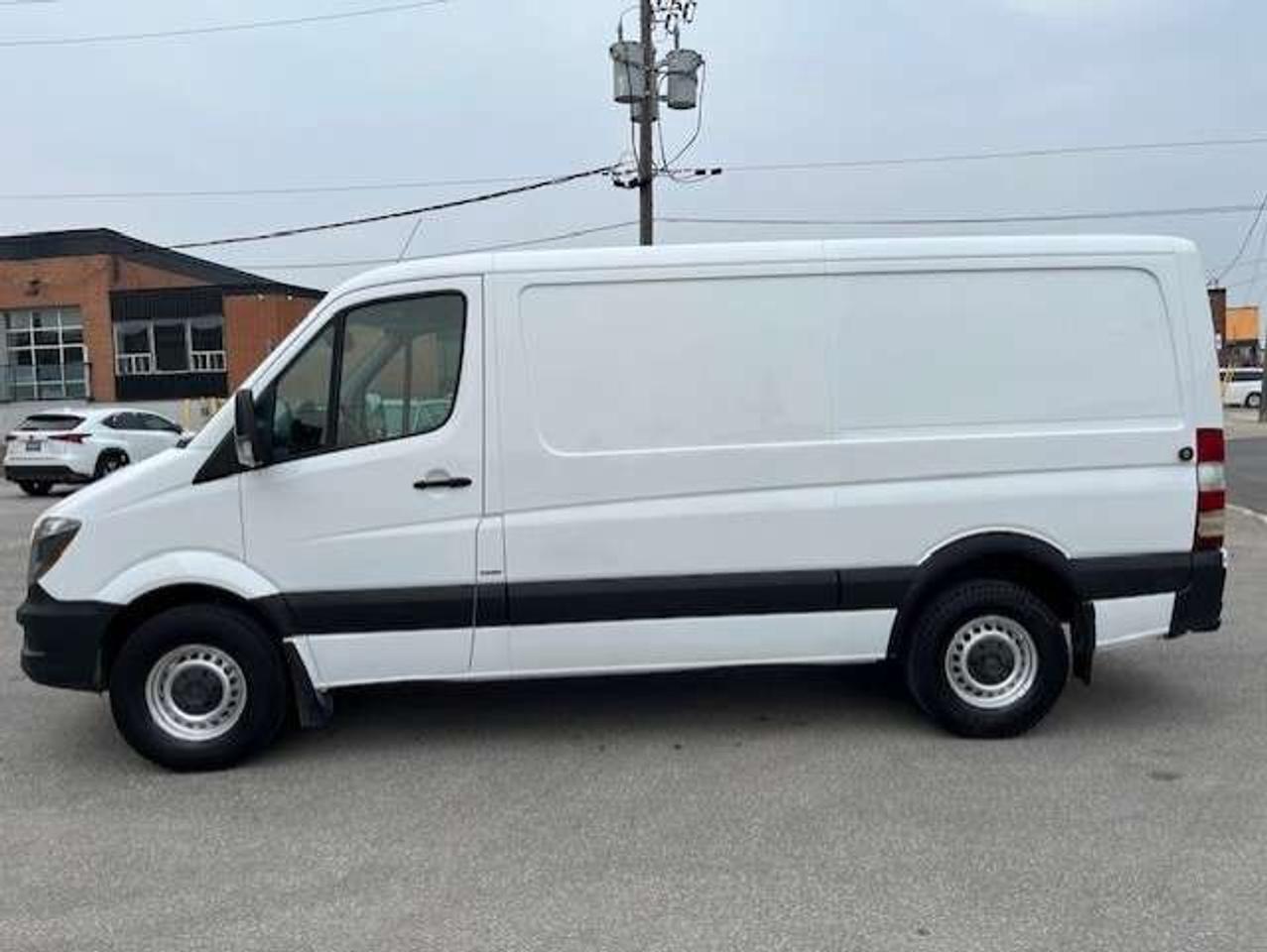 2014 Mercedes-Benz Sprinter 2500 144 LOW ROOF-RARE 3 PASSENGER-CAMERA-DIVIDER! Photo