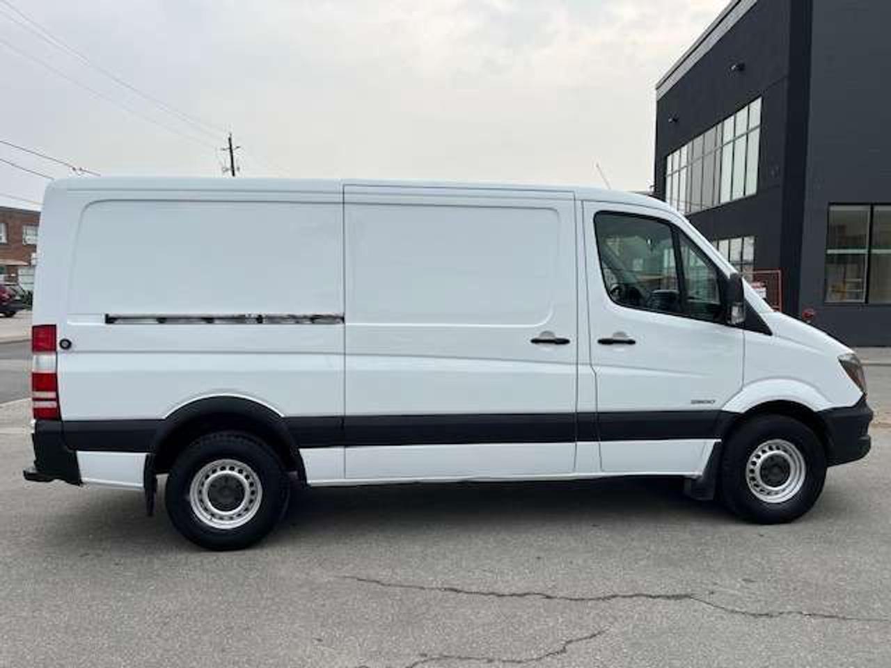 2014 Mercedes-Benz Sprinter 2500 144 LOW ROOF-RARE 3 PASSENGER-CAMERA-DIVIDER! Photo