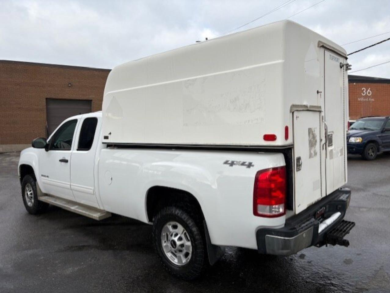 2011 GMC SIERRA 2500HD SLE 4WD EXTENDED CAB LONG BOX **TUFPORT SPACEKAP** Photo