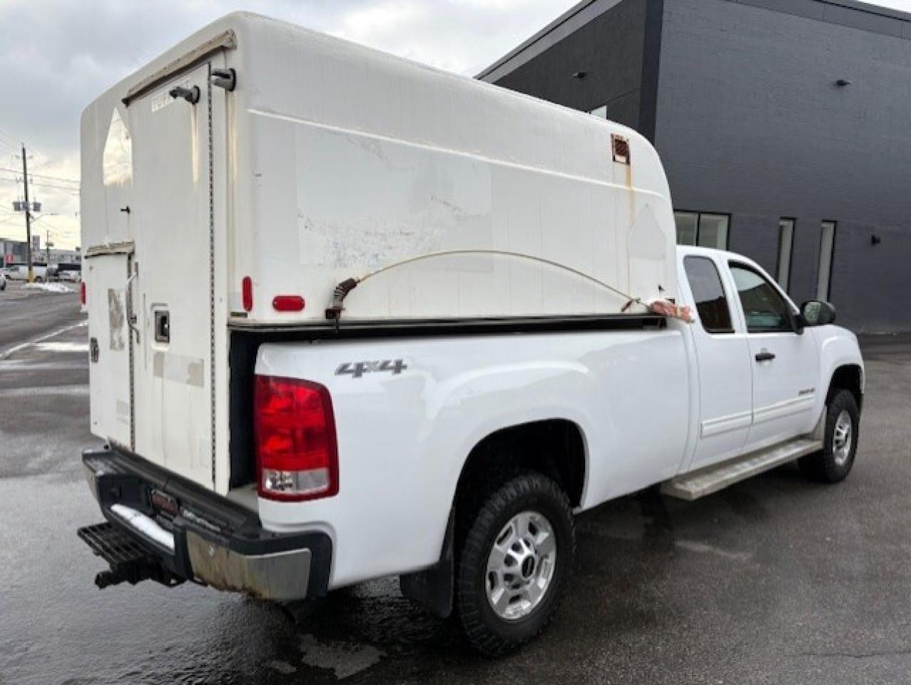 2011 GMC SIERRA 2500HD SLE 4WD EXTENDED CAB LONG BOX **TUFPORT SPACEKAP** Photo