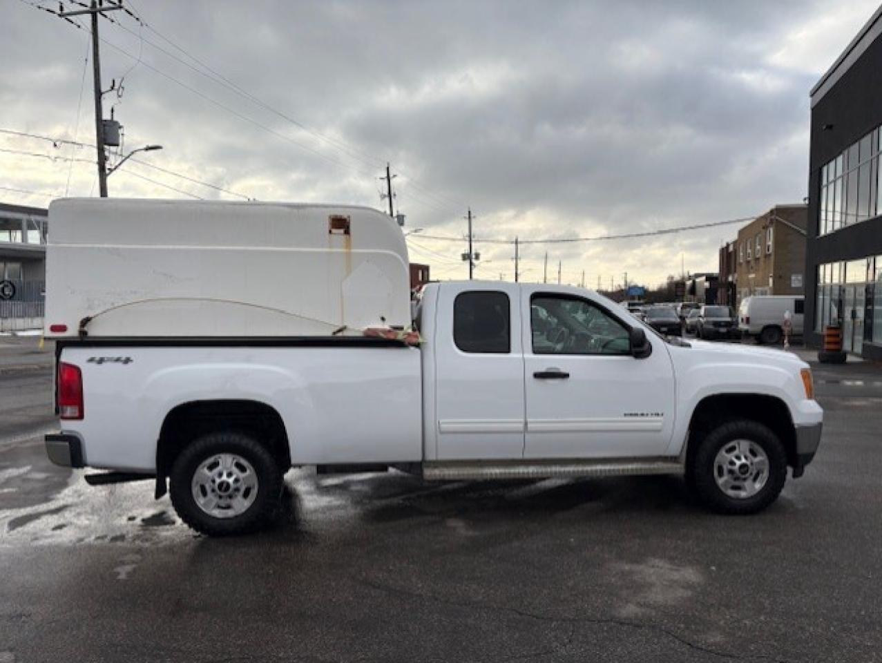 2011 GMC SIERRA 2500HD SLE 4WD EXTENDED CAB LONG BOX **TUFPORT SPACEKAP** Photo