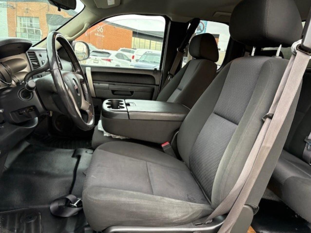 2011 GMC SIERRA 2500HD SLE 4WD EXTENDED CAB LONG BOX **TUFPORT SPACEKAP** Photo