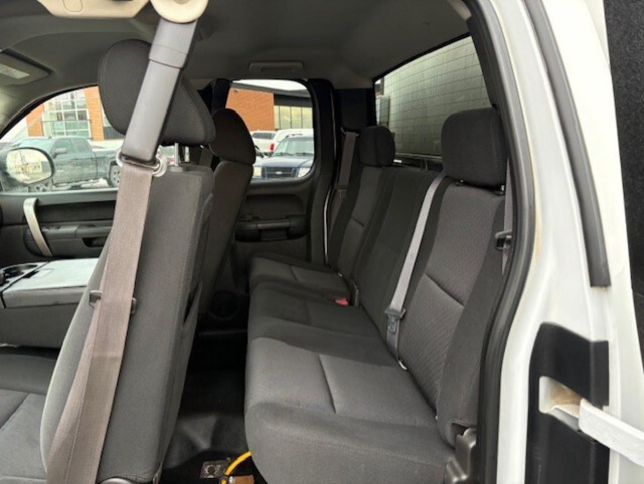 2011 GMC SIERRA 2500HD SLE 4WD EXTENDED CAB LONG BOX **TUFPORT SPACEKAP** Photo