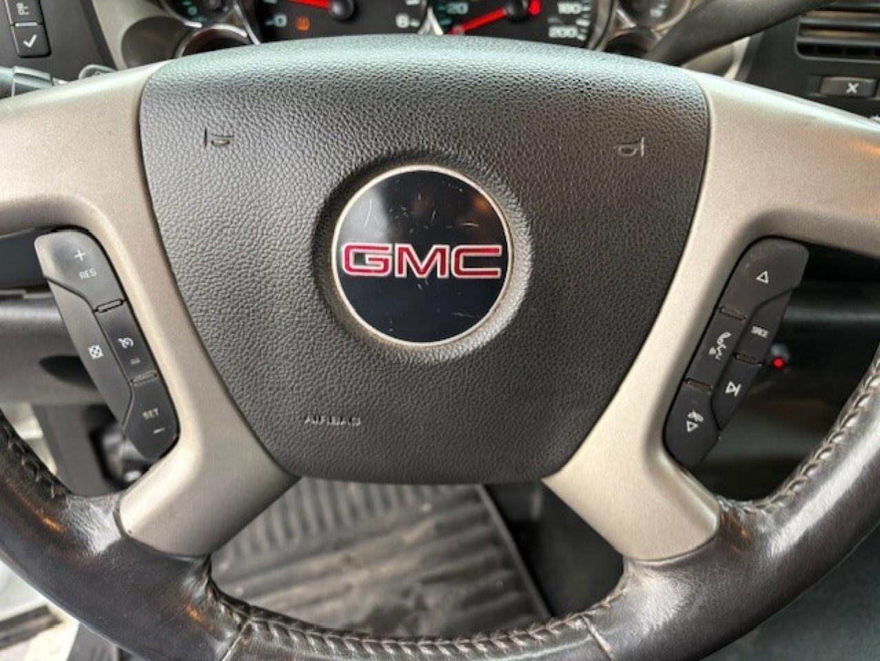 2011 GMC SIERRA 2500HD SLE 4WD EXTENDED CAB LONG BOX **TUFPORT SPACEKAP** Photo