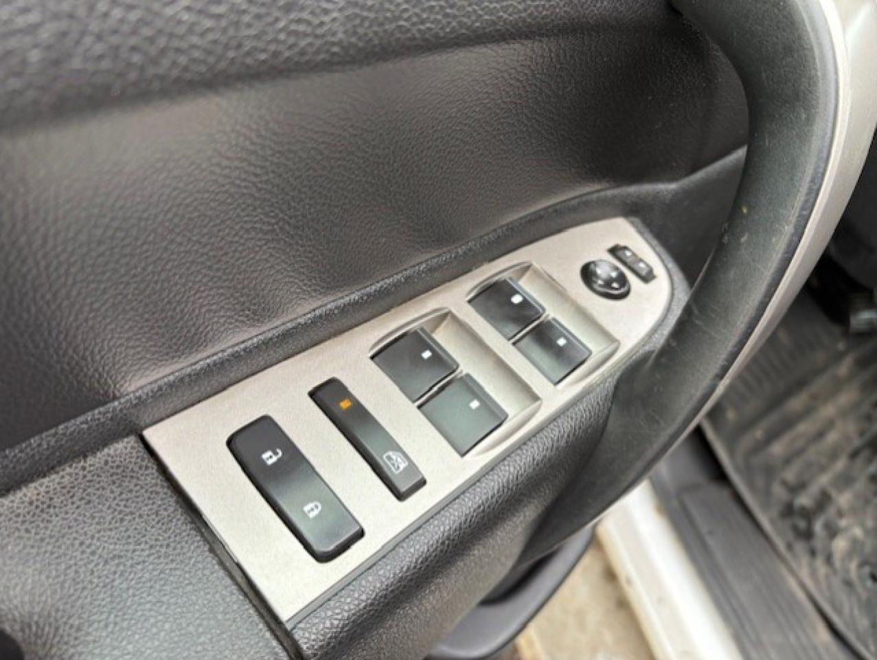 2011 GMC SIERRA 2500HD SLE 4WD EXTENDED CAB LONG BOX **TUFPORT SPACEKAP** Photo