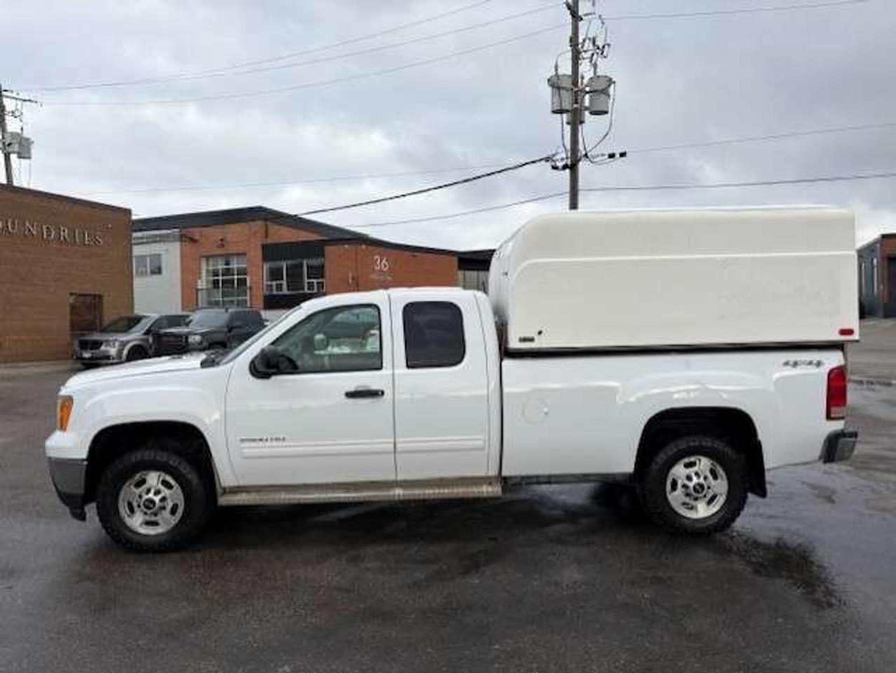 2011 GMC SIERRA 2500HD SLE 4WD EXTENDED CAB LONG BOX **TUFPORT SPACEKAP** Photo5