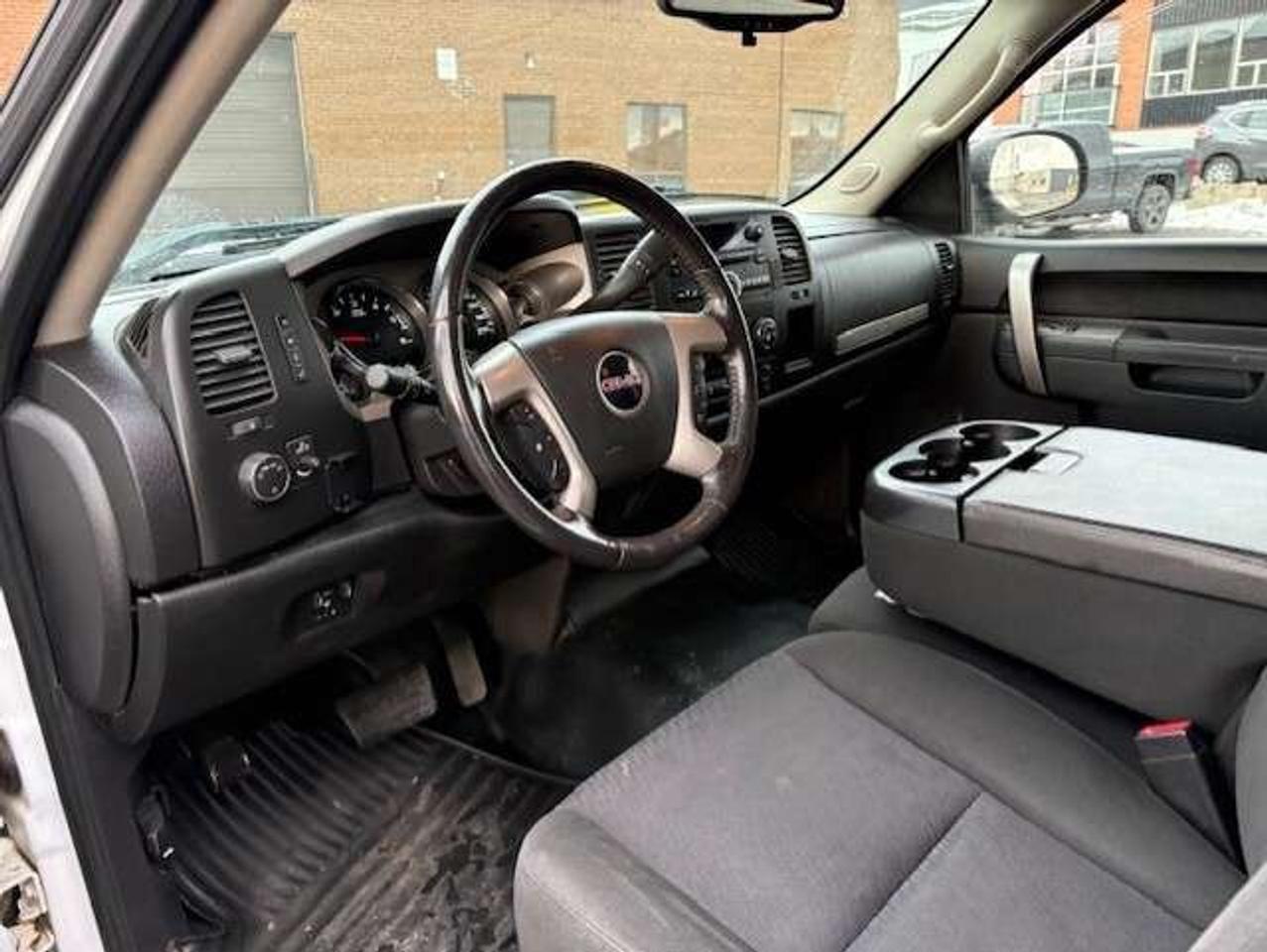 2011 GMC SIERRA 2500HD SLE 4WD EXTENDED CAB LONG BOX **TUFPORT SPACEKAP** Photo