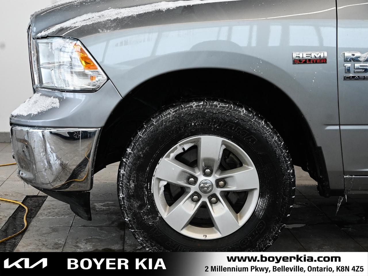 2023 RAM 1500 Classic SLT HEMI Photo