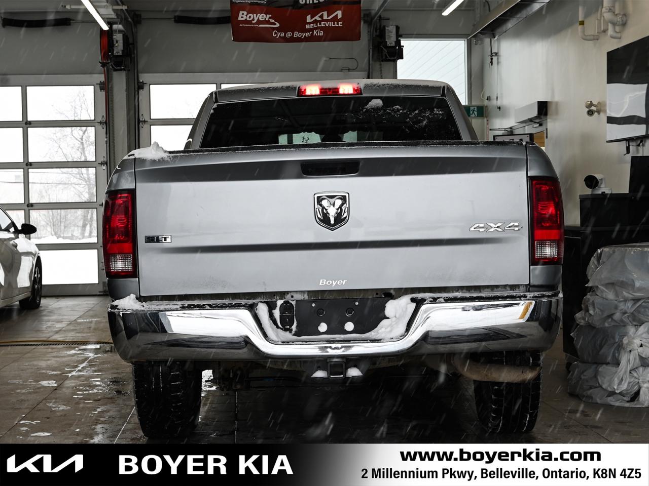 2023 RAM 1500 Classic SLT HEMI Photo