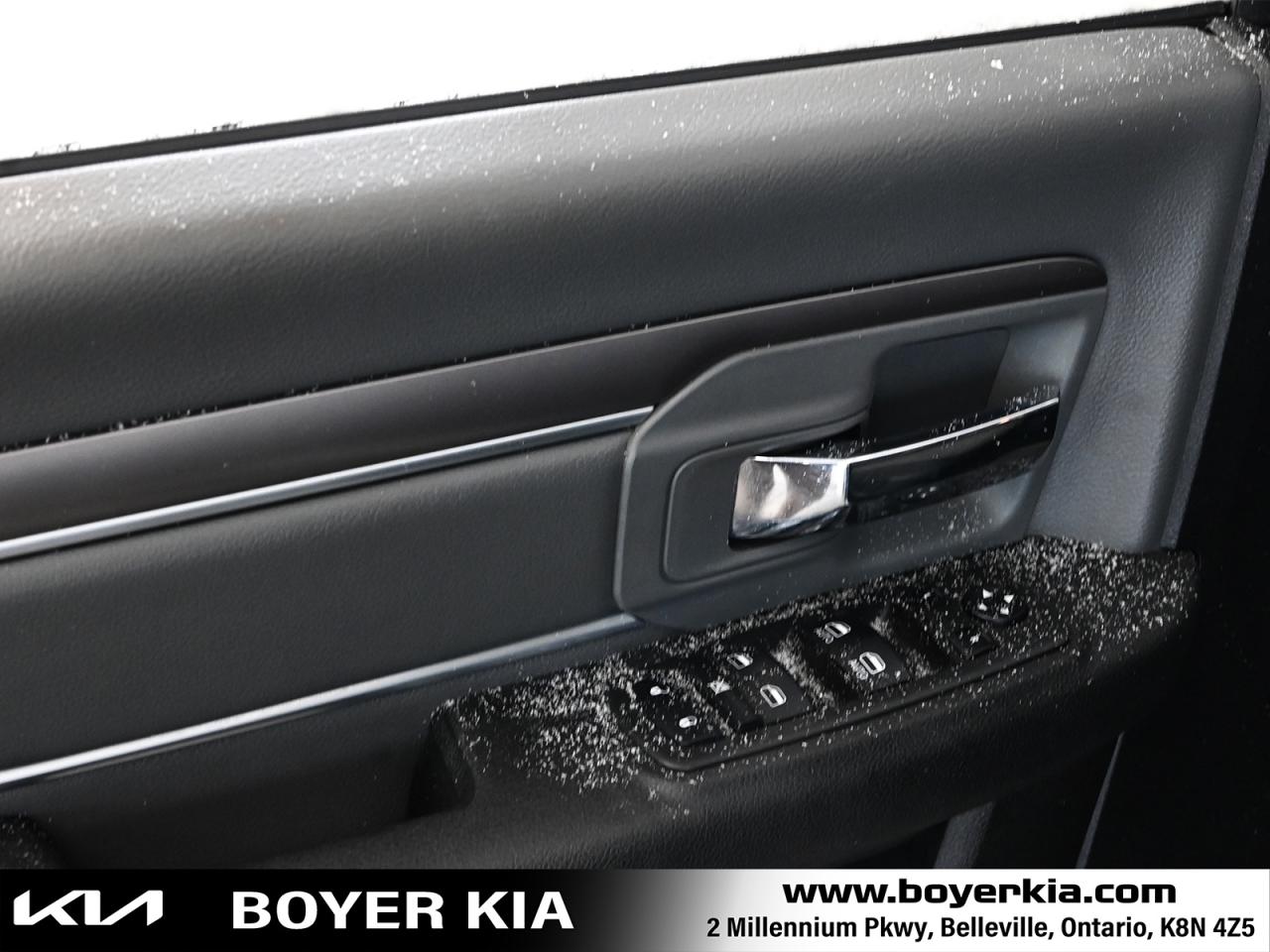 2023 RAM 1500 Classic SLT HEMI Photo