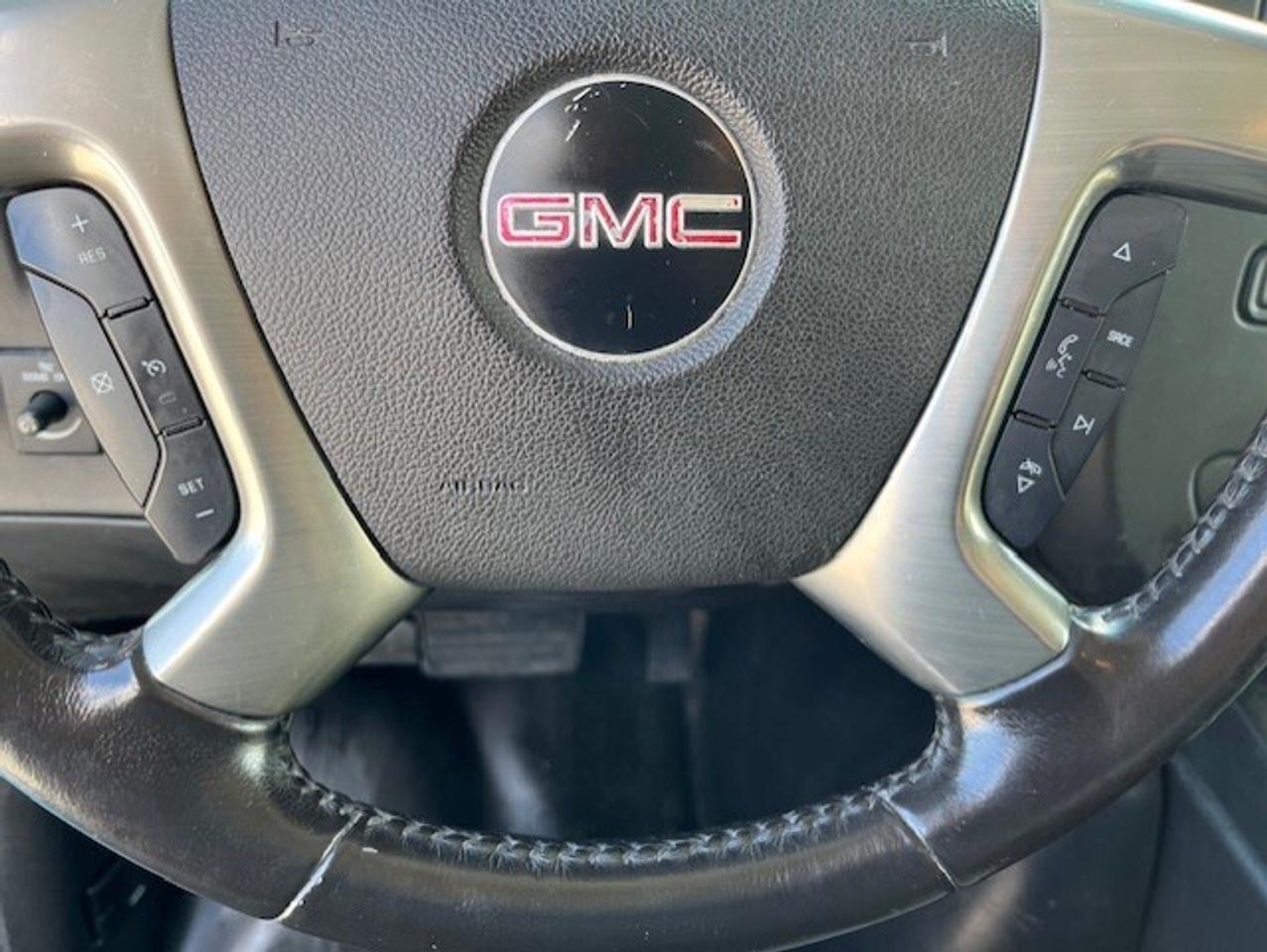 2016 GMC Savana 4500 **6.6L DURAMAX DIESEL-PADDY WAGON-1 OWNER** Photo