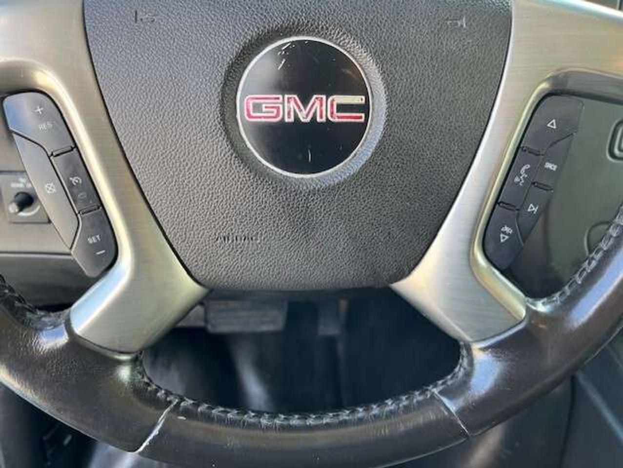 2016 GMC Savana 4500 **6.6L DURAMAX DIESEL-PADDY WAGON-1 OWNER** Photo
