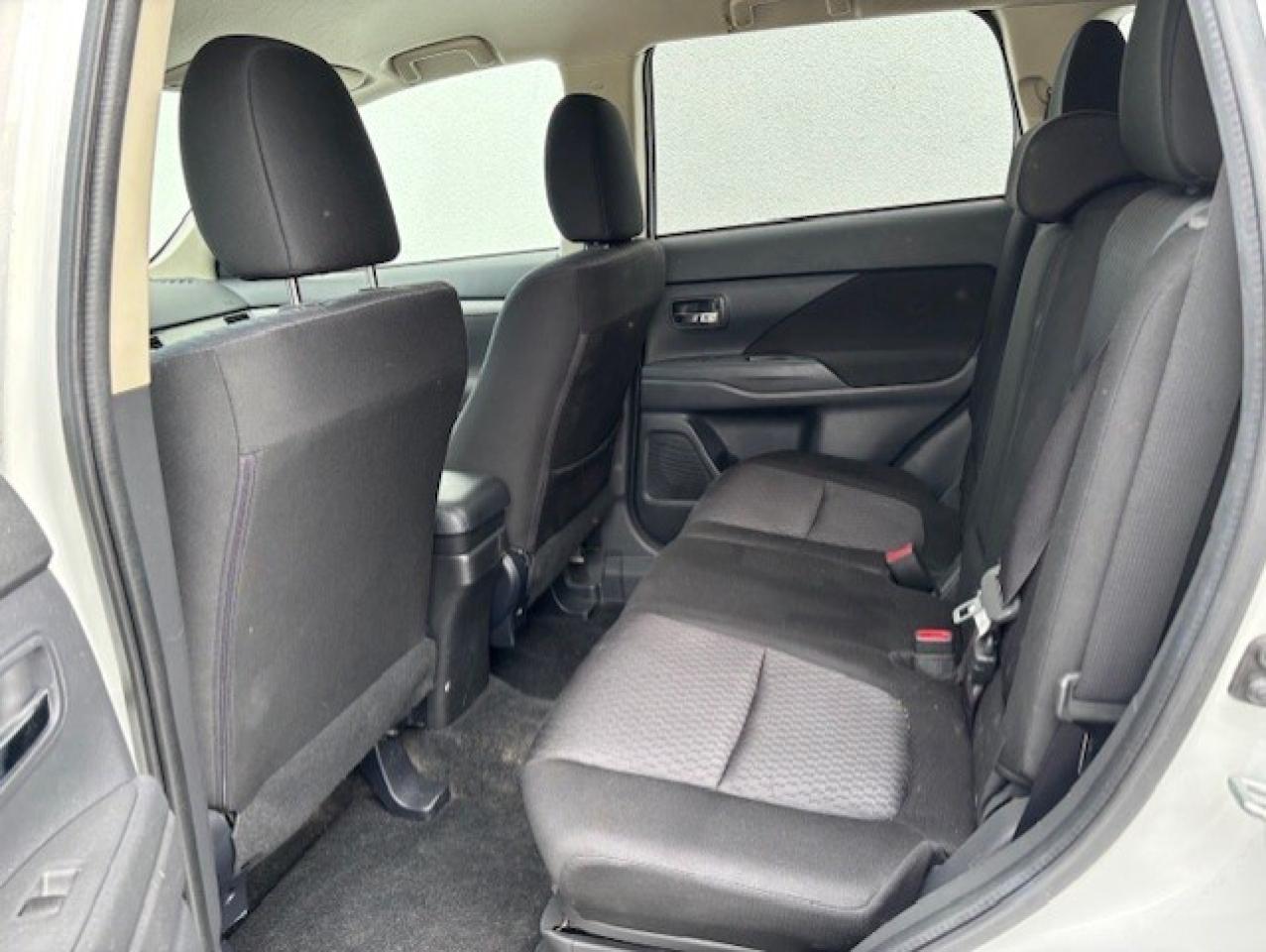 2014 Mitsubishi Outlander 4WD **ES** 4 CYLINDER-BLUETOOTH-ALLOYS-CERTIFIED! Photo