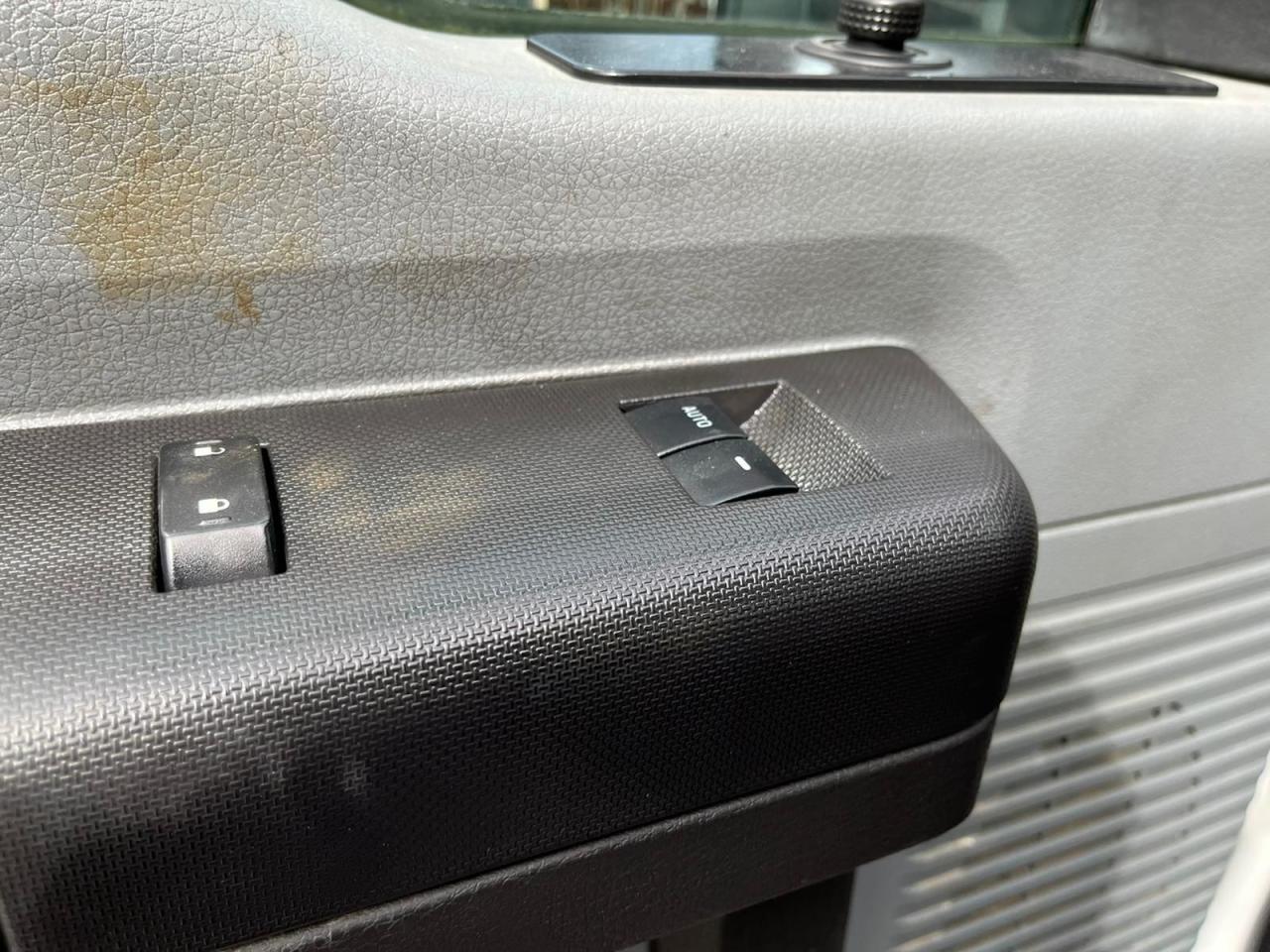 2011 Ford F-250 4WD **TOMMY POWER LIFT TAILGATE** LONGBOXXX!!! Photo