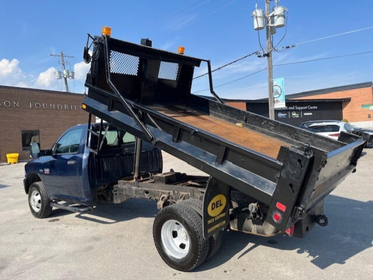 2012 RAM 3500 4WD-V8 HEMI-11 FOOT DEL DUMP BOX-1 OWNER-CERTIFIED Photo4