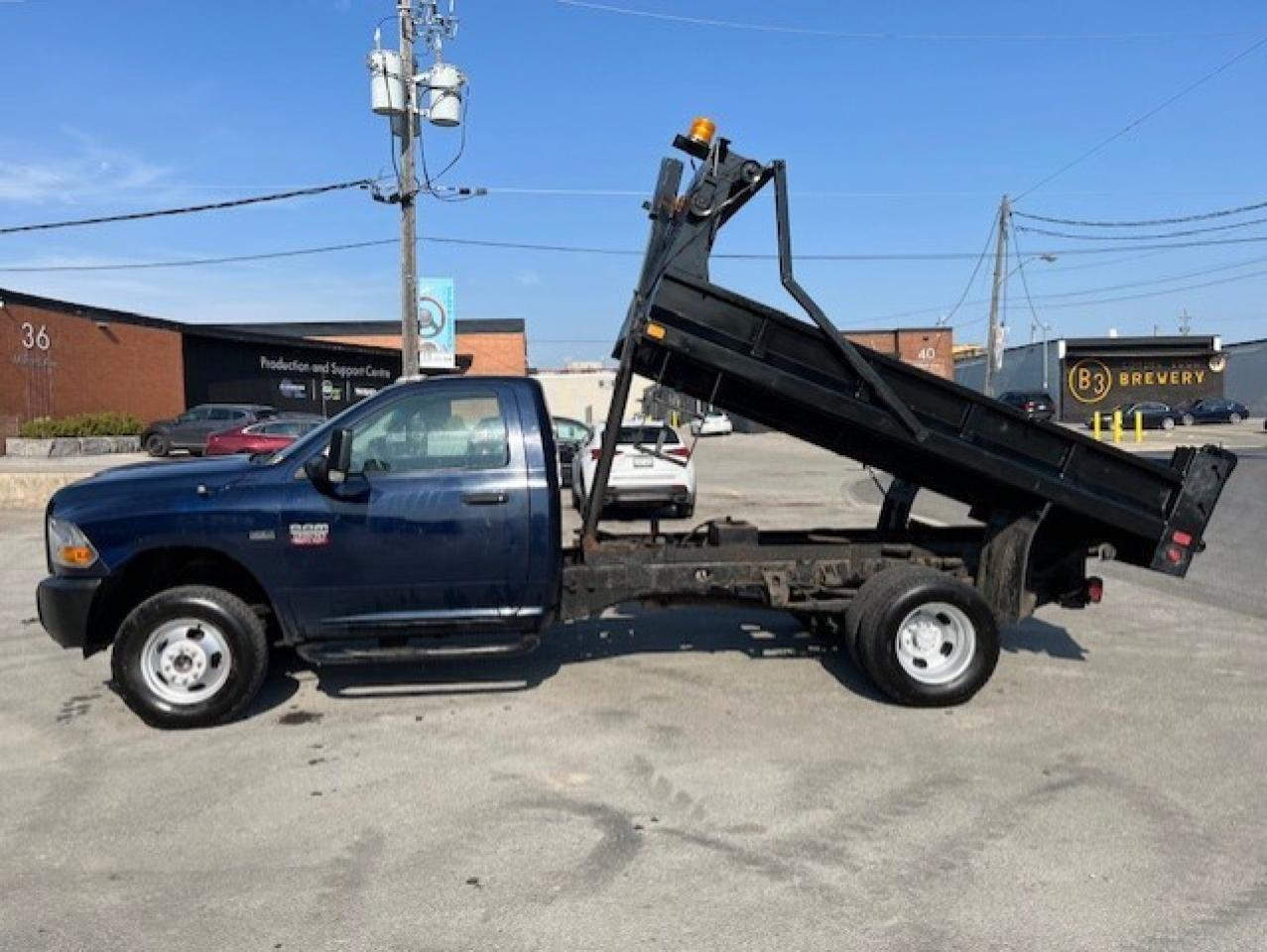 2012 RAM 3500 4WD-V8 HEMI-11 FOOT DEL DUMP BOX-1 OWNER-CERTIFIED Photo2