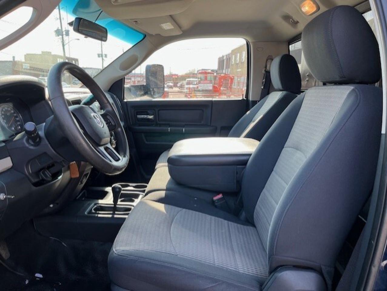 2012 RAM 3500 4WD-V8 HEMI-11 FOOT DEL DUMP BOX-1 OWNER-CERTIFIED Photo