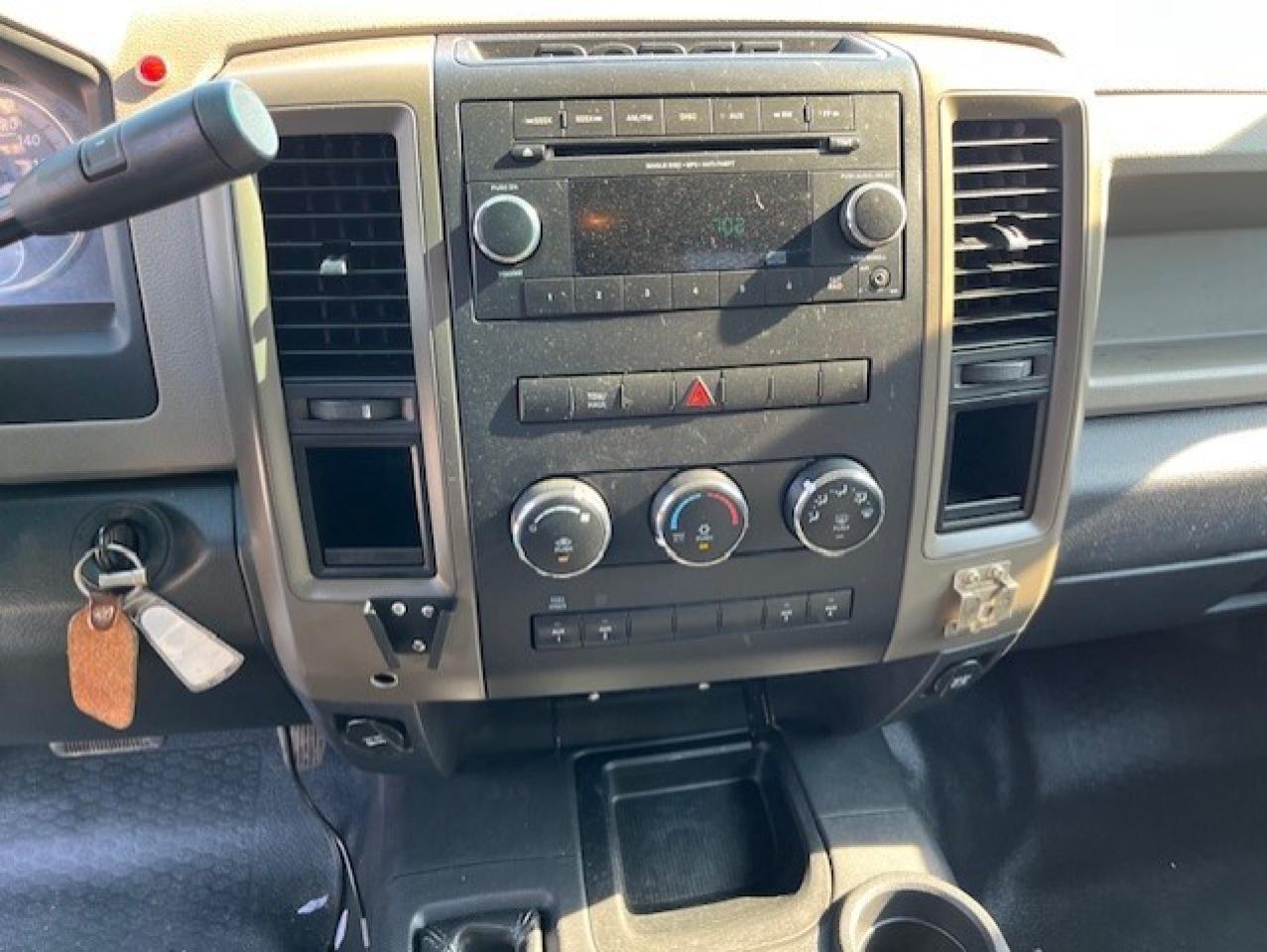 2012 RAM 3500 4WD-V8 HEMI-11 FOOT DEL DUMP BOX-1 OWNER-CERTIFIED Photo