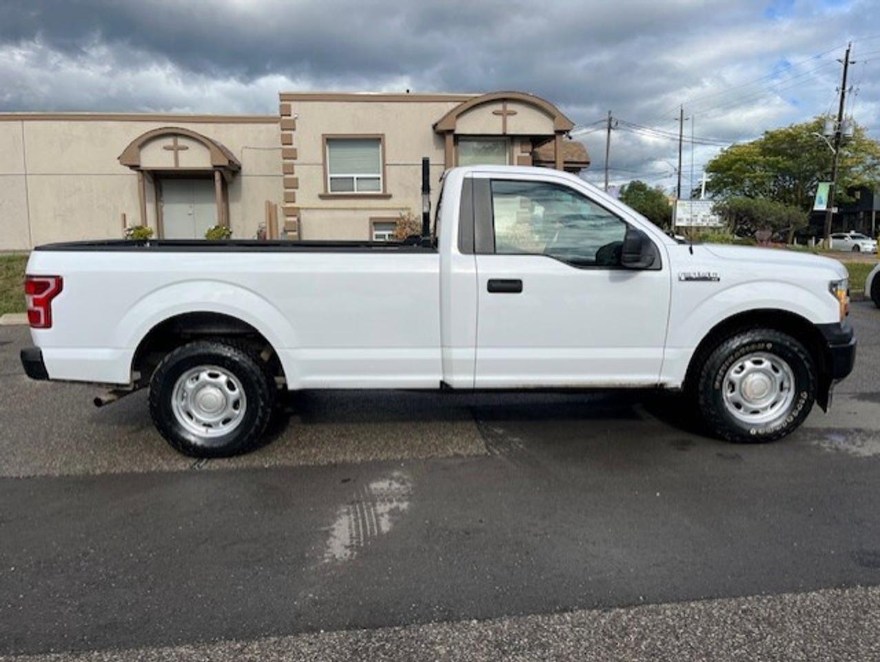 2018 Ford F-150 XL Reg Cab 8' LONG BOX-TOW PKG-BACK RACK-CERTIFIED Photo