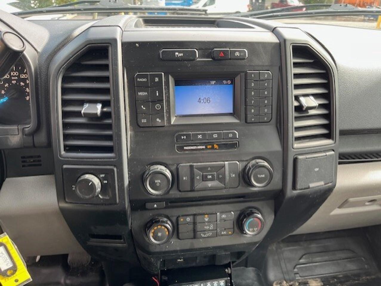 2018 Ford F-150 XL Reg Cab 8' LONG BOX-TOW PKG-BACK RACK-CERTIFIED Photo