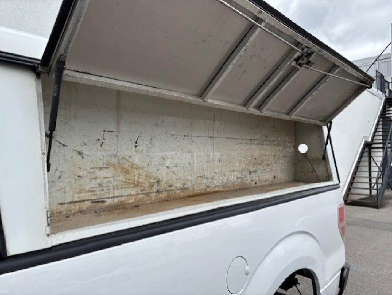 2014 Ford F-150 XL 2 DOOR 8 FOOT LONG BOX-CAP-1 OWNER-CERTIFIED!! Photo3