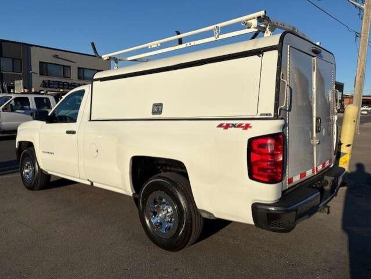 2018 Chevrolet Silverado 1500 4WD V8 REGULAR CAB LONG BOX-CAMERA-CAP-LADDER RACK Photo