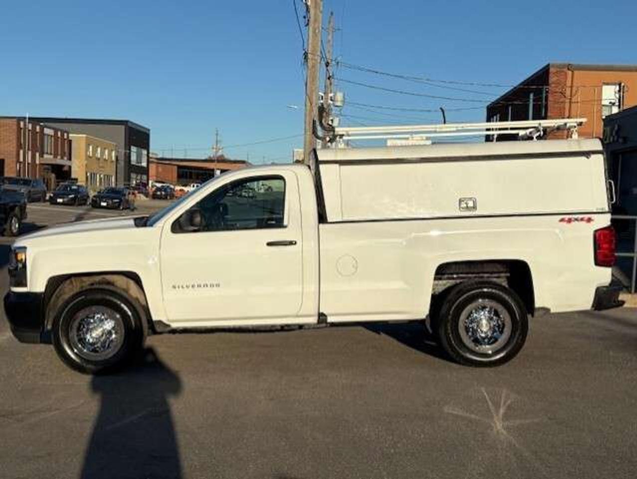 2018 Chevrolet Silverado 1500 4WD V8 REGULAR CAB LONG BOX-CAMERA-CAP-LADDER RACK Photo1