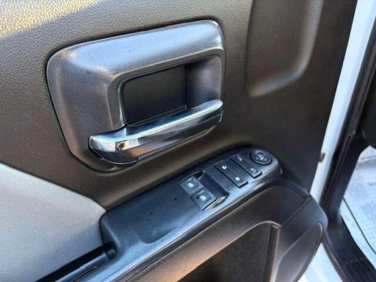 2018 Chevrolet Silverado 1500 4WD V8 REGULAR CAB LONG BOX-CAMERA-CAP-LADDER RACK Photo