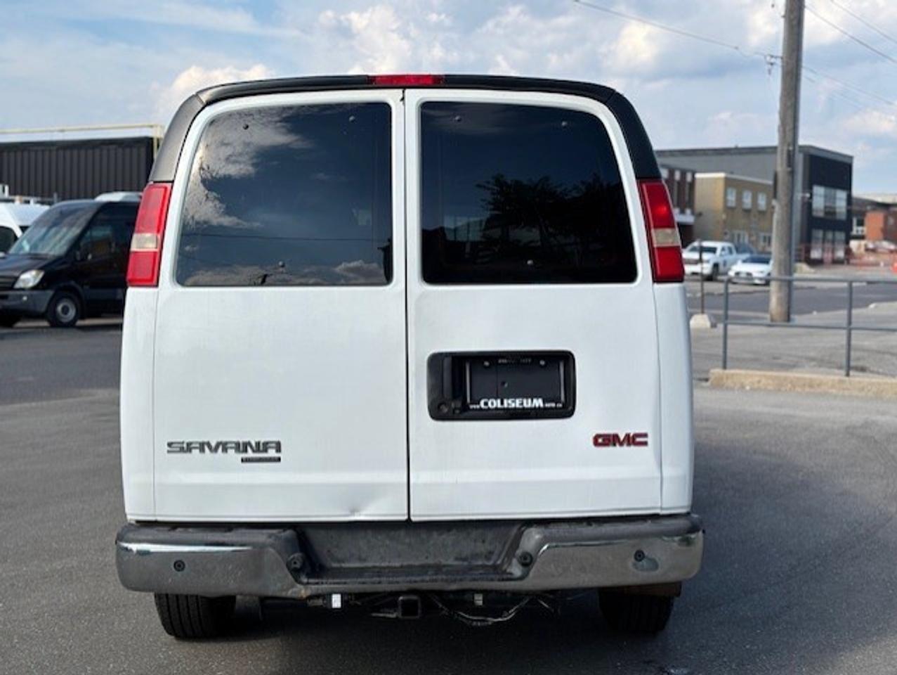 2015 Chevrolet Express Passenger LT 3500 15 PASSENGER-REMOTE START-CAMERA-NEW BRAKE Photo3