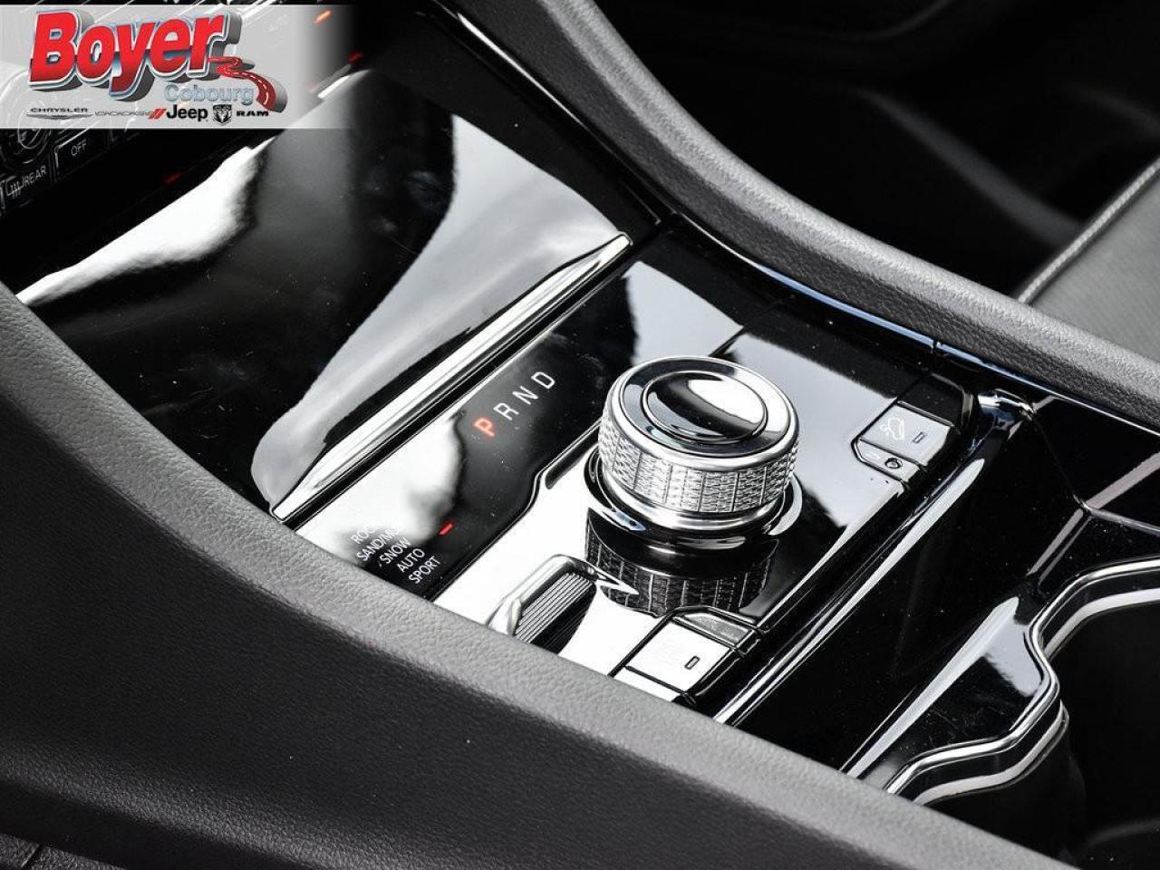 2023 Jeep Grand Cherokee 4xe LIMITED PHEV HYBRID Photo