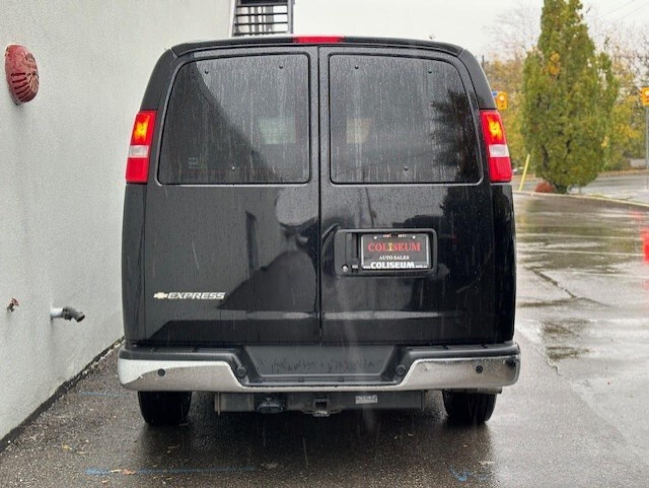 2021 Chevrolet Express Passenger LS 2500 **12 PASS-ONLY 13,457KM-CAMERA-WE FINANCE* Photo