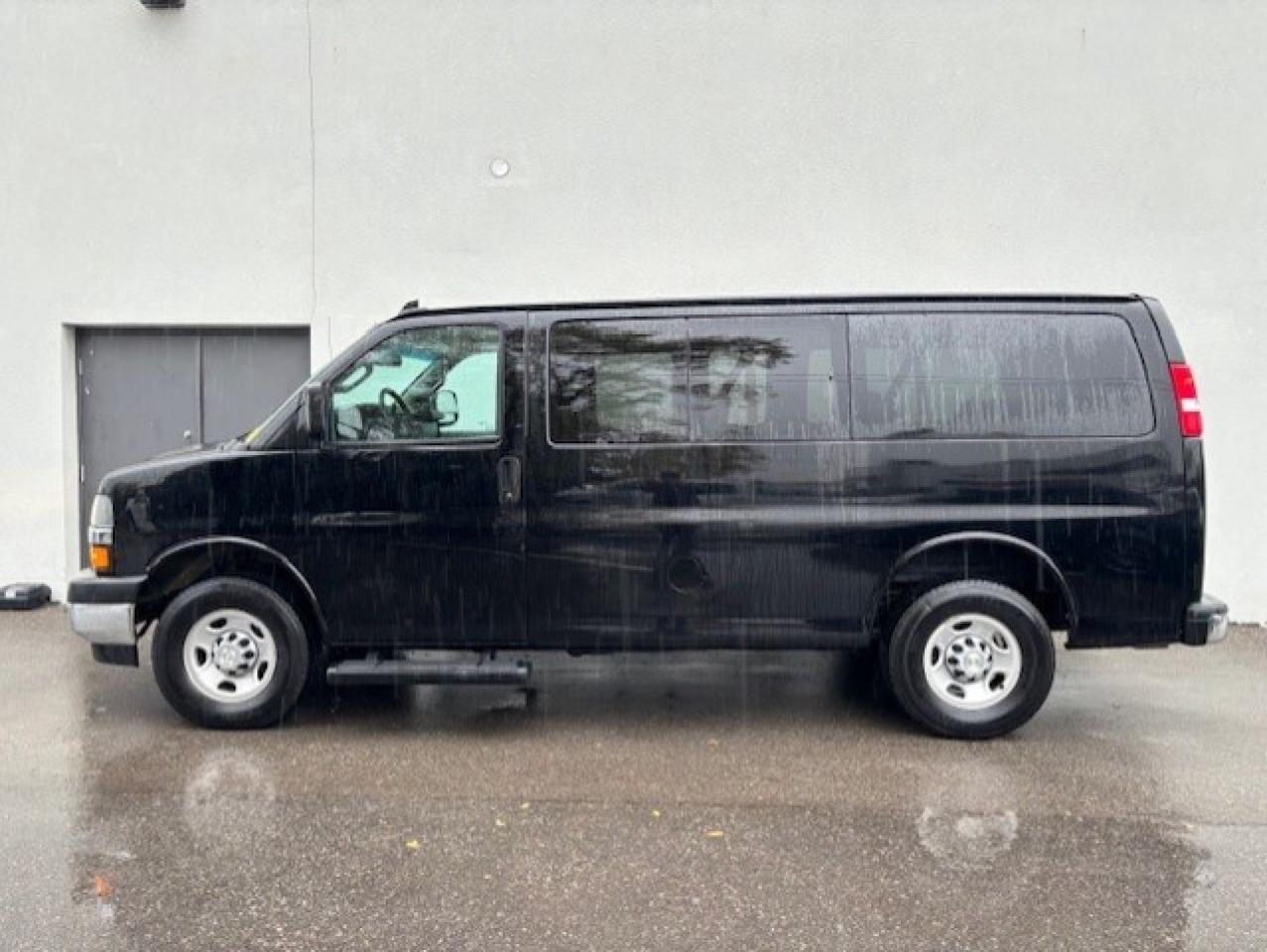 2021 Chevrolet Express Passenger LS 2500 **12 PASS-ONLY 13,457KM-CAMERA-WE FINANCE* Photo