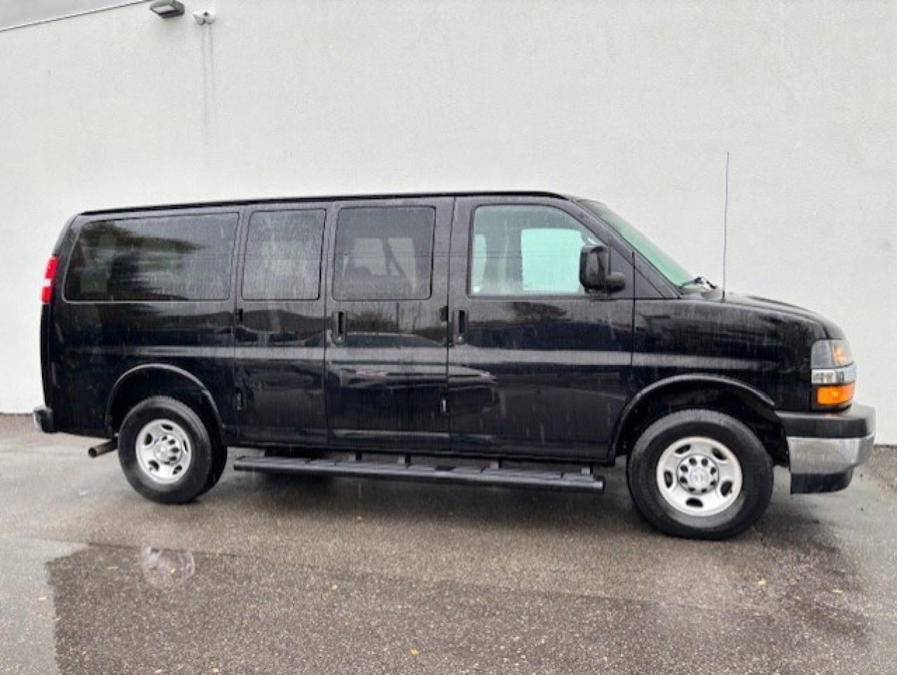 2021 Chevrolet Express Passenger LS 2500 **12 PASS-ONLY 13,457KM-CAMERA-WE FINANCE* Photo