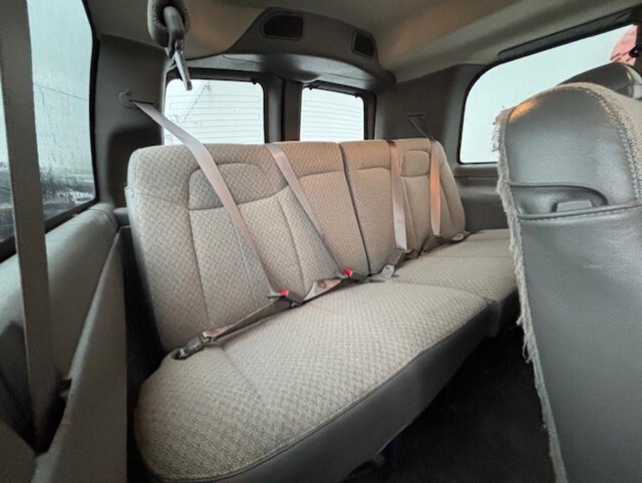 2021 Chevrolet Express Passenger LS 2500 **12 PASS-ONLY 13,457KM-CAMERA-WE FINANCE* Photo