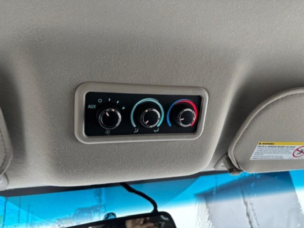 2021 Chevrolet Express Passenger LS 2500 **12 PASS-ONLY 13,457KM-CAMERA-WE FINANCE* Photo