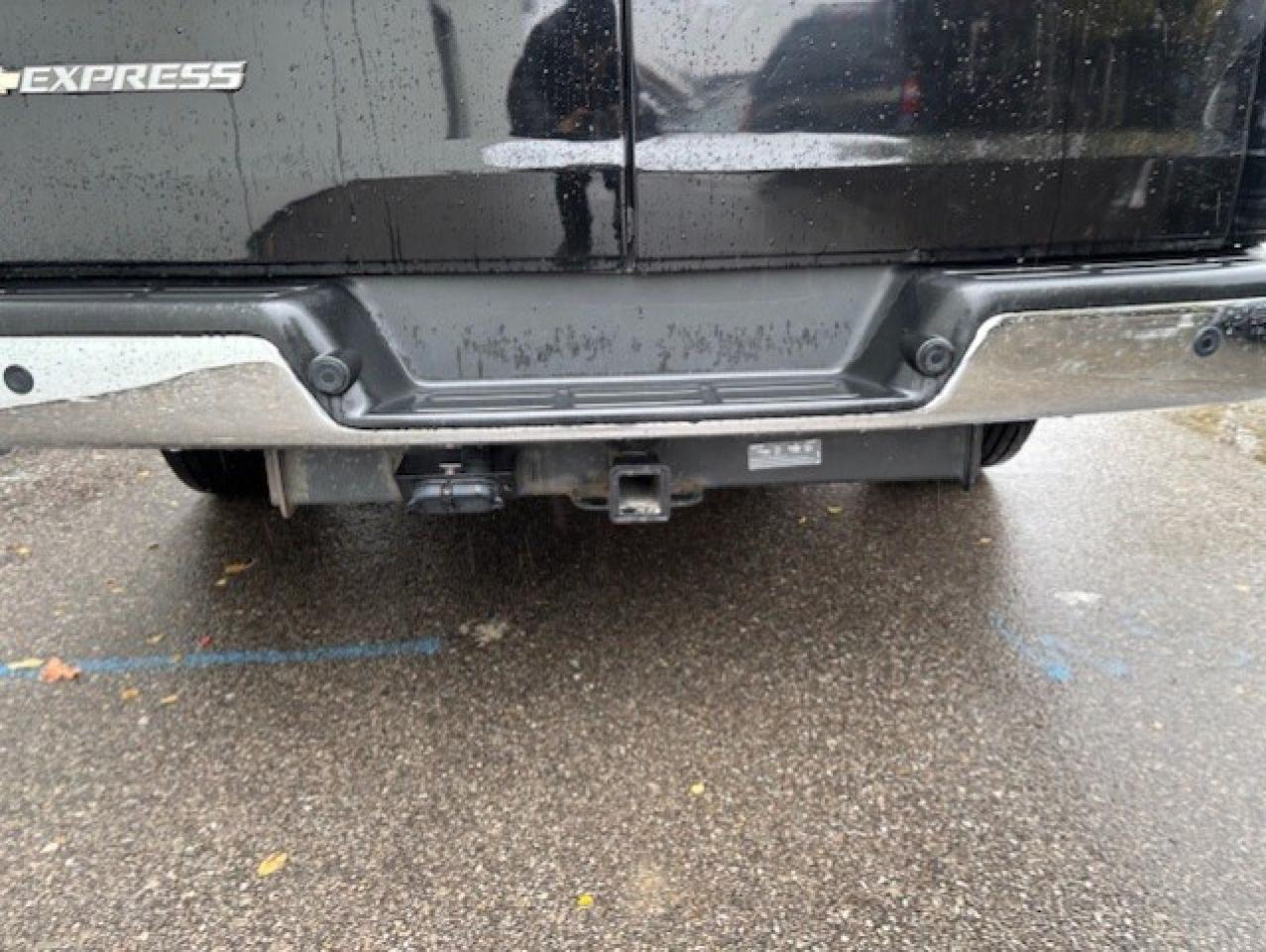 2021 Chevrolet Express Passenger LS 2500 **12 PASS-ONLY 13,457KM-CAMERA-WE FINANCE* Photo