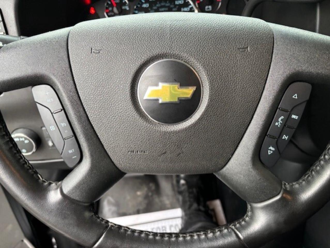 2021 Chevrolet Express Passenger LS 2500 **12 PASS-ONLY 13,457KM-CAMERA-WE FINANCE* Photo