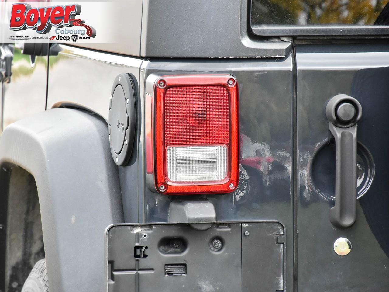 2017 Jeep WRANGLER UNLIMITED Sport Photo