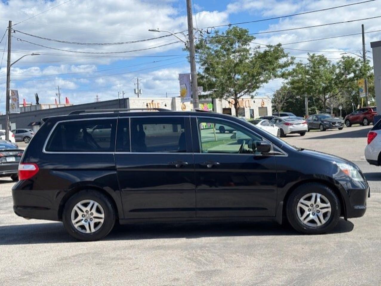 2005 Honda Odyssey EX-L **8 PASSENGER-LEATHER-ROOF-NO ACCIDENTS** Photo