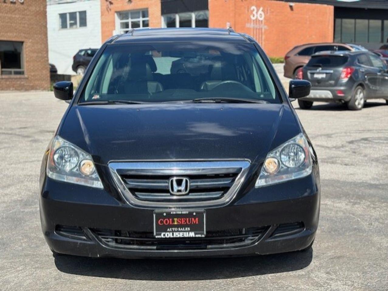 2005 Honda Odyssey EX-L **8 PASSENGER-LEATHER-ROOF-NO ACCIDENTS** Photo