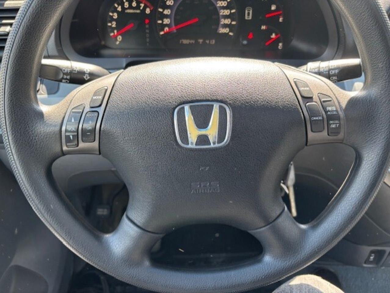 2005 Honda Odyssey EX-L **8 PASSENGER-LEATHER-ROOF-NO ACCIDENTS** Photo