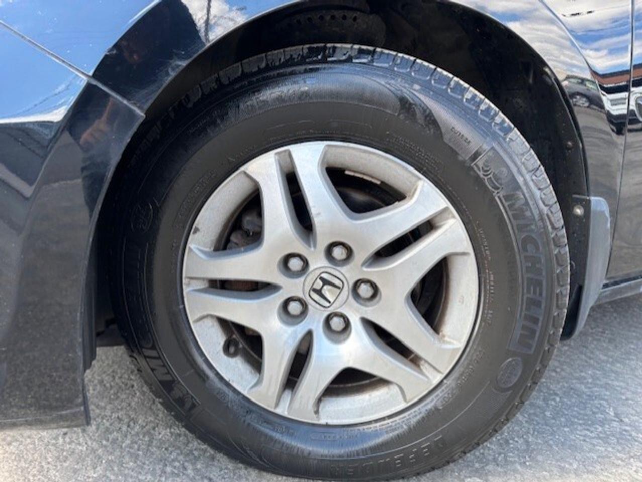 2005 Honda Odyssey EX-L **8 PASSENGER-LEATHER-ROOF-NO ACCIDENTS** Photo