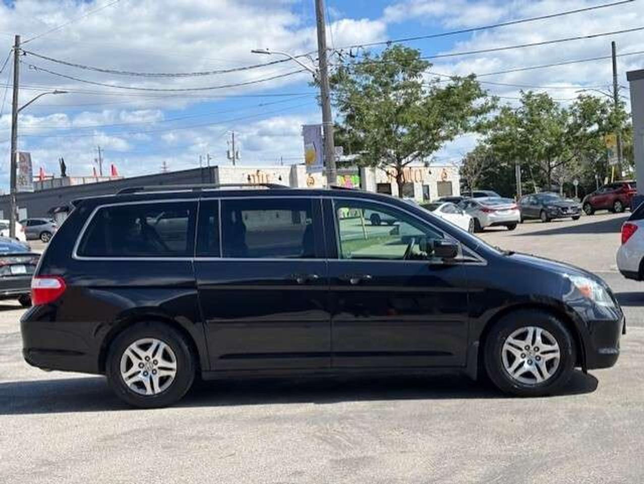 2005 Honda Odyssey EX-L **8 PASSENGER-LEATHER-ROOF-NO ACCIDENTS** Photo