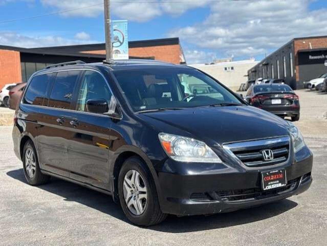 2005 Honda Odyssey EX-L **8 PASSENGER-LEATHER-ROOF-NO ACCIDENTS** Photo